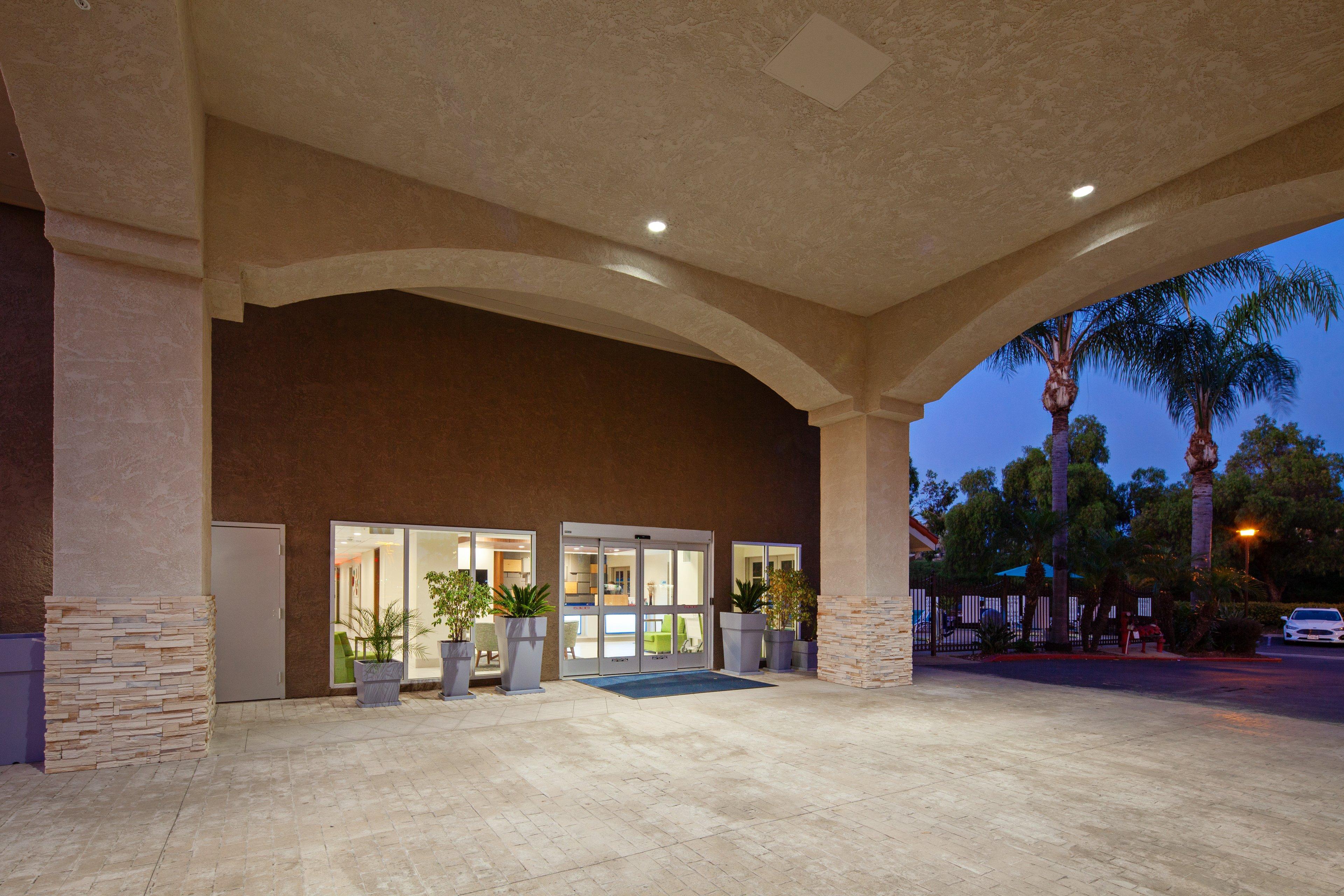 Holiday Inn Express Hotel & Suites San Diego-Escondido By Ihg Εξωτερικό φωτογραφία